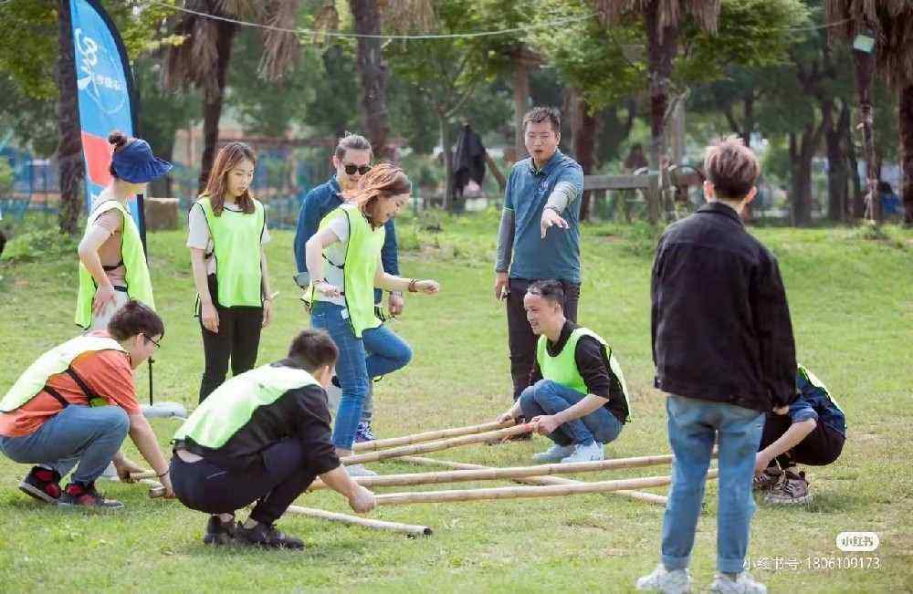 企業(yè)團(tuán)建新風(fēng)向：主題定制方案如何提升員工參與度與團(tuán)隊(duì)效能？